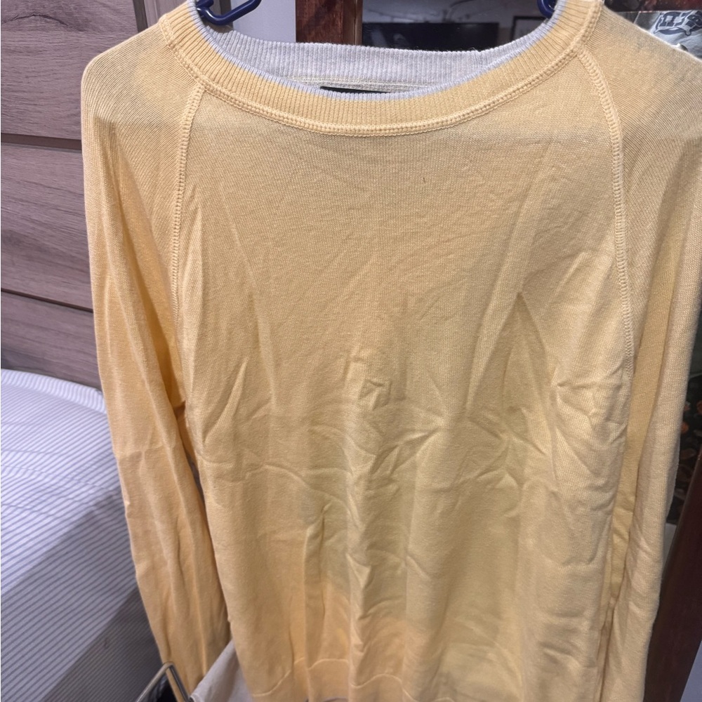 Yellow Banana Republic Light Sweater with grey collar